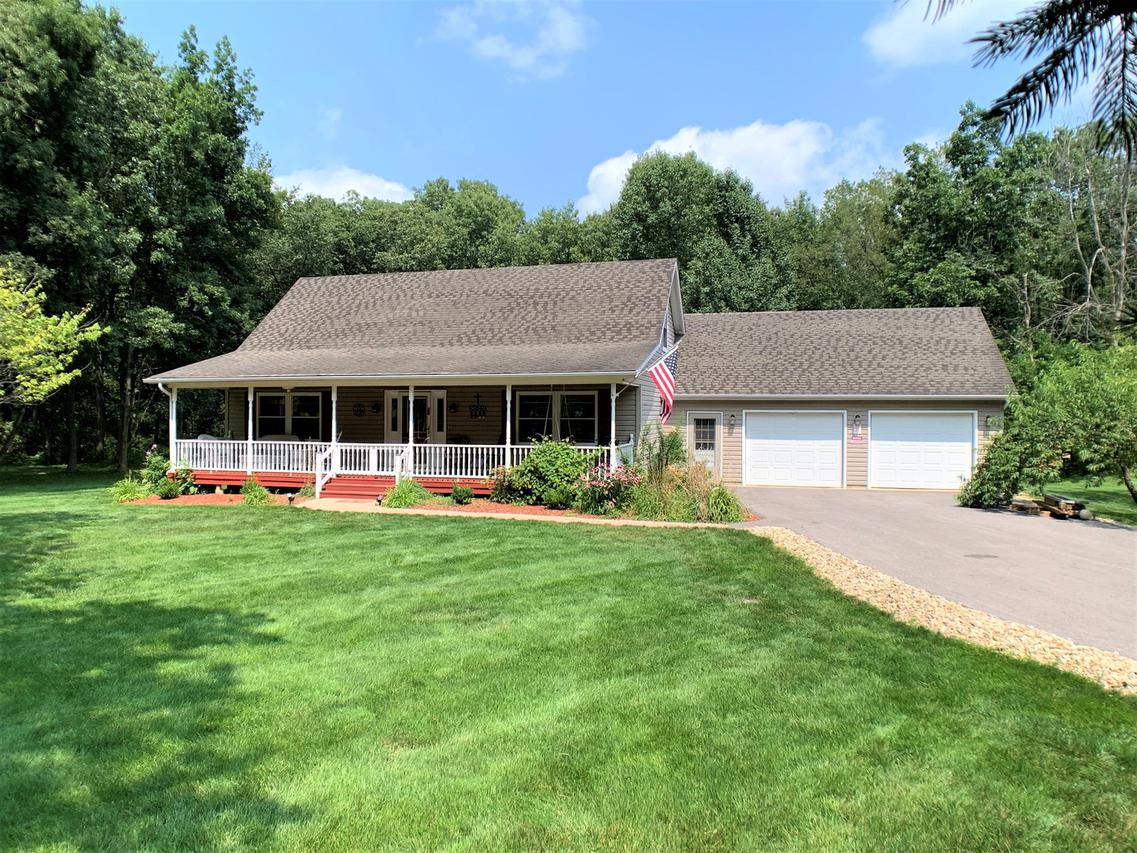 25 Timberland Dr., Putnam, IL 61560
