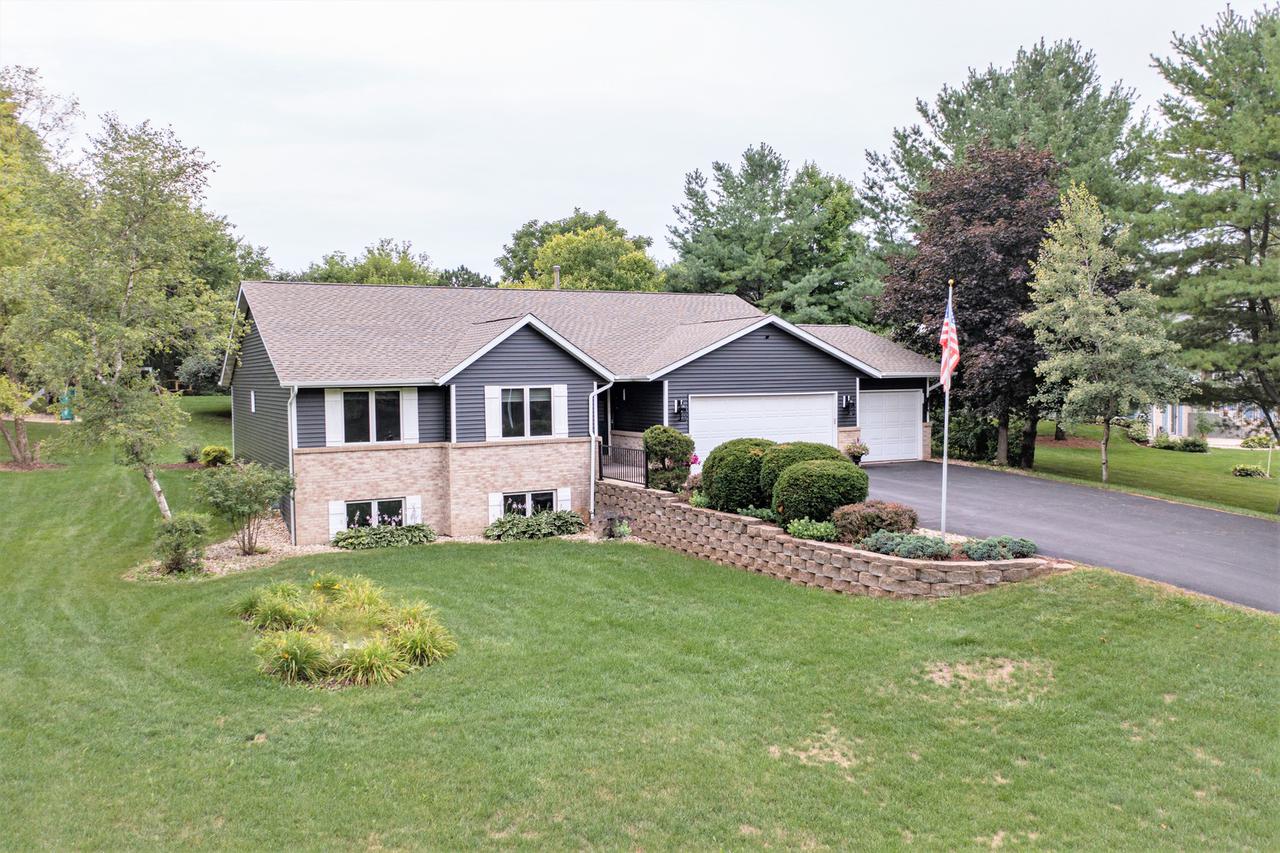 6847 Saladino Dr., Roscoe, IL 61073