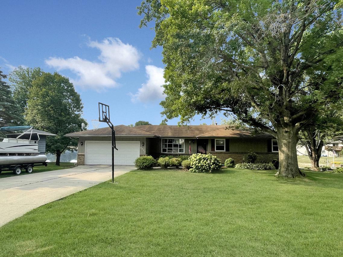 2231 Mallard Dr., Freeport, IL 61032