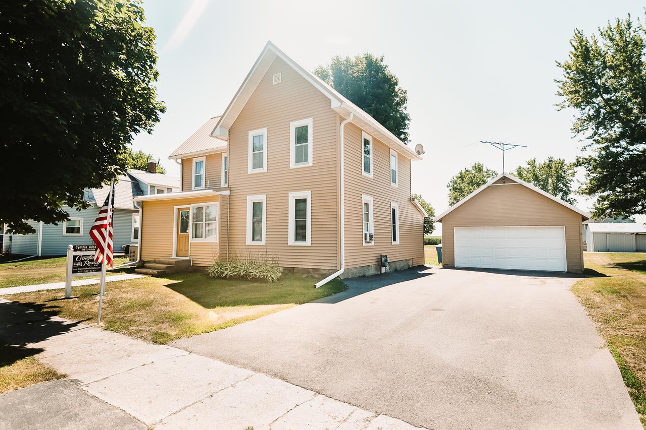 17 W Old Mill St., Milledgeville, IL 61051