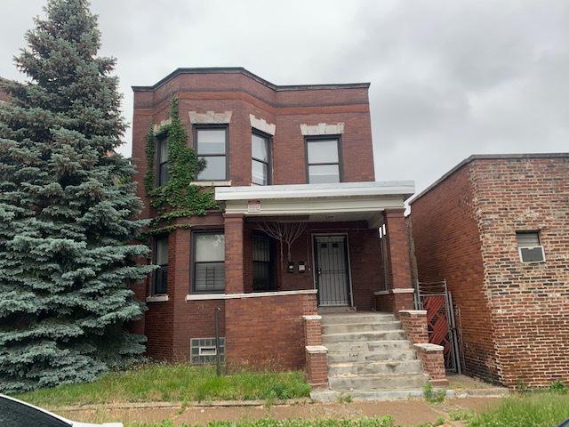 7053 S Eberhart Ave., Chicago, IL 60637