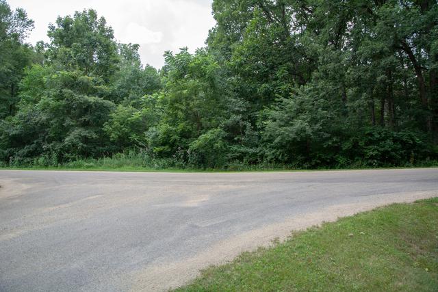 000 Slippery Rock Dr., Dixon, IL 61021