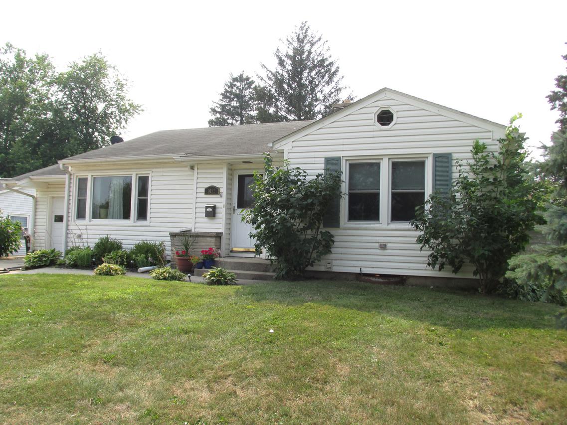 1092 N Main St., Rochelle, IL 61068