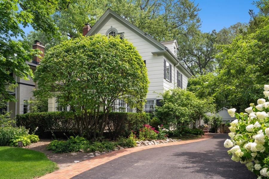 727 Ashland Ave., Wilmette, IL 60091