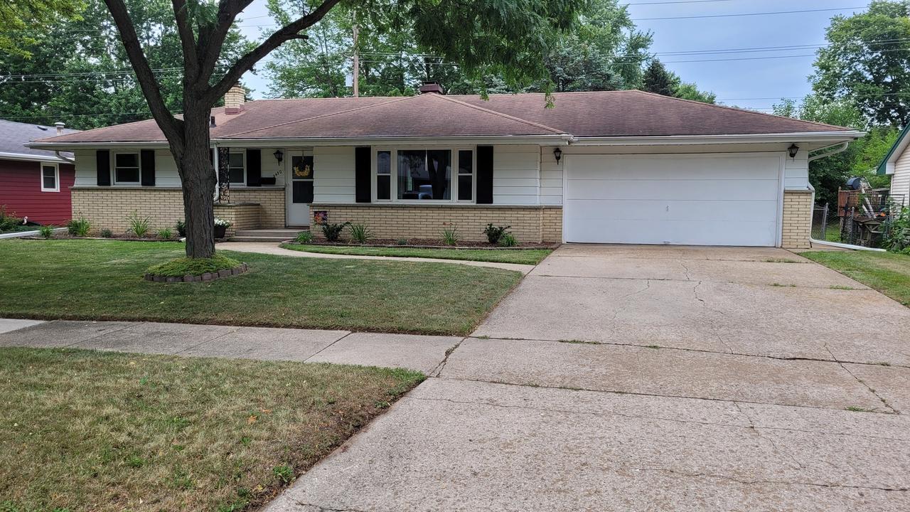 2430 Skokie Dr., Rockford, IL 61108
