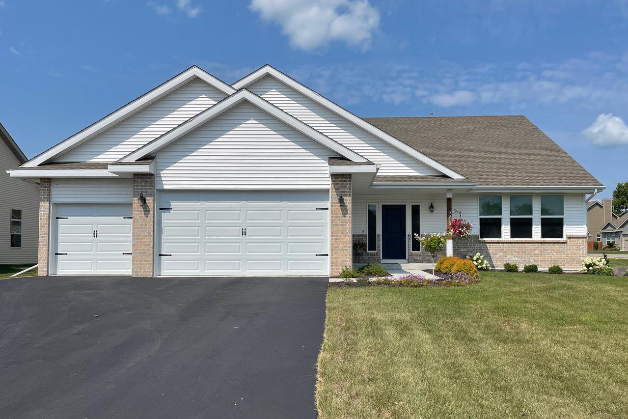 9910 Lismore Rd., Roscoe, IL 61073