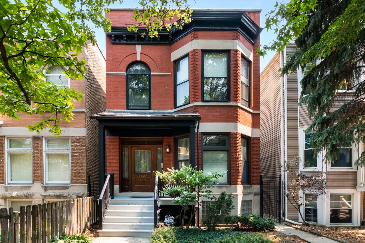 3527 N Hermitage Ave., Chicago, IL 60657