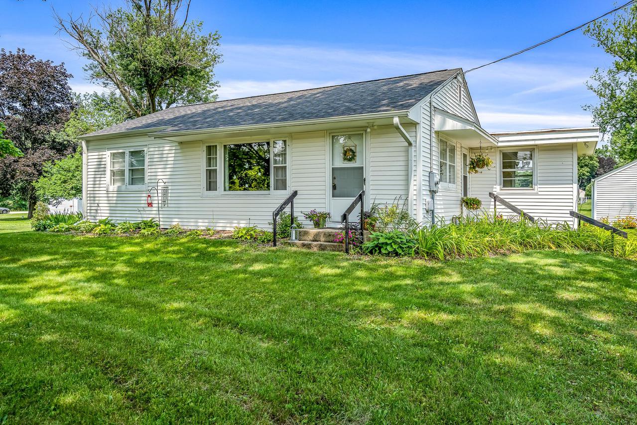 6616 Harrison Ave., Rockford, IL 61108