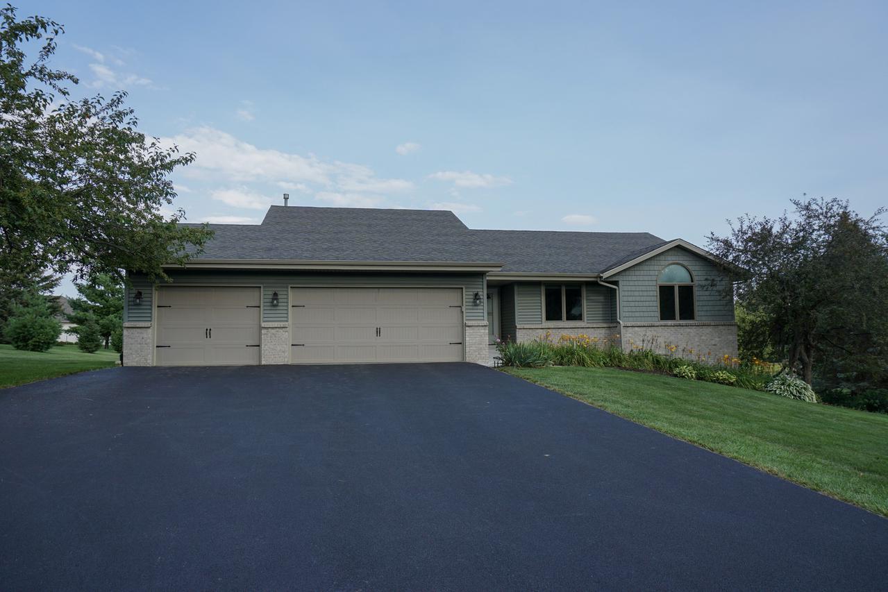 7914 Windspoint Rd., Roscoe, IL 61073