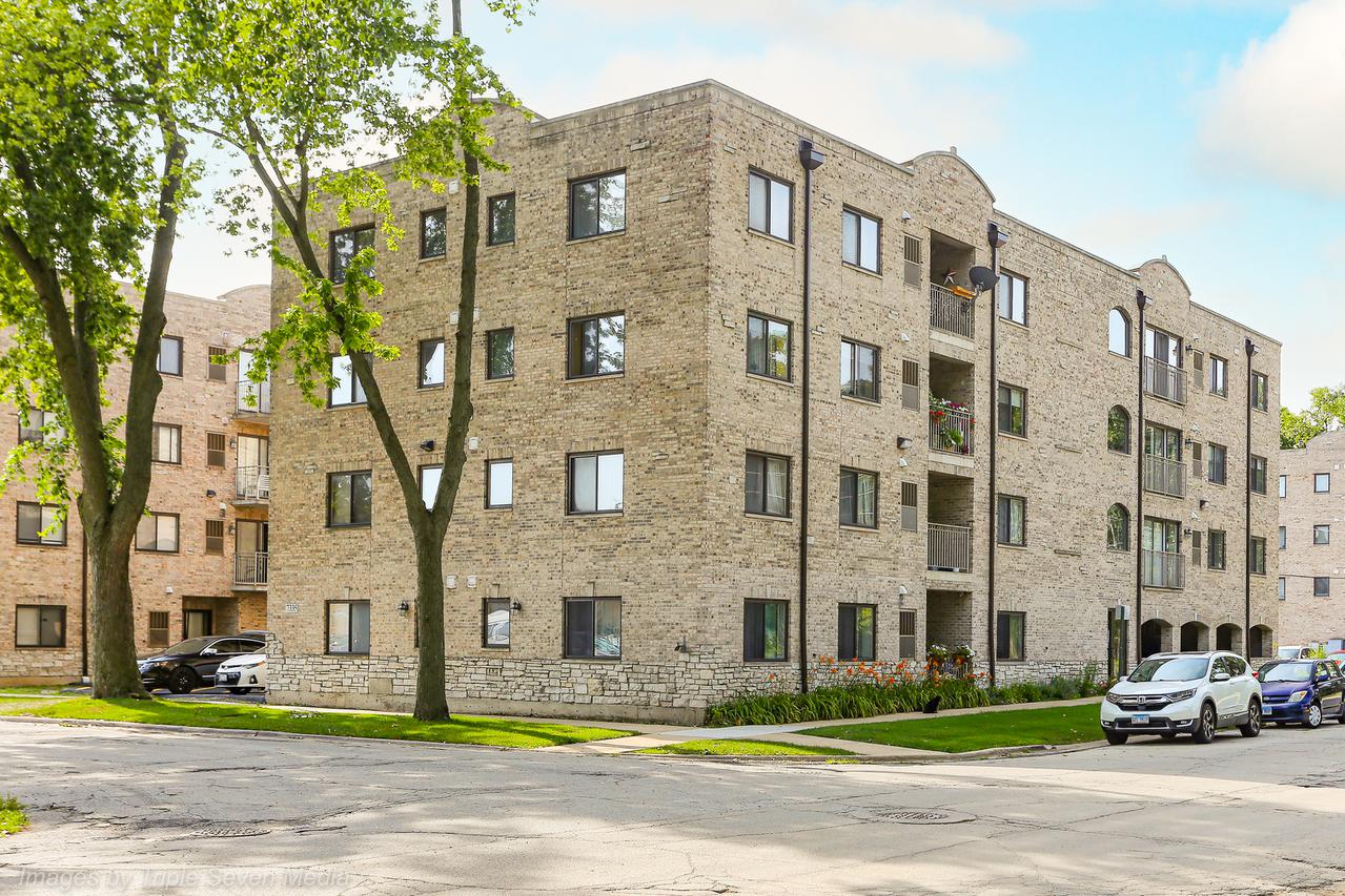 7335 Oakwood Ave. #2F, Lyons, IL 60534