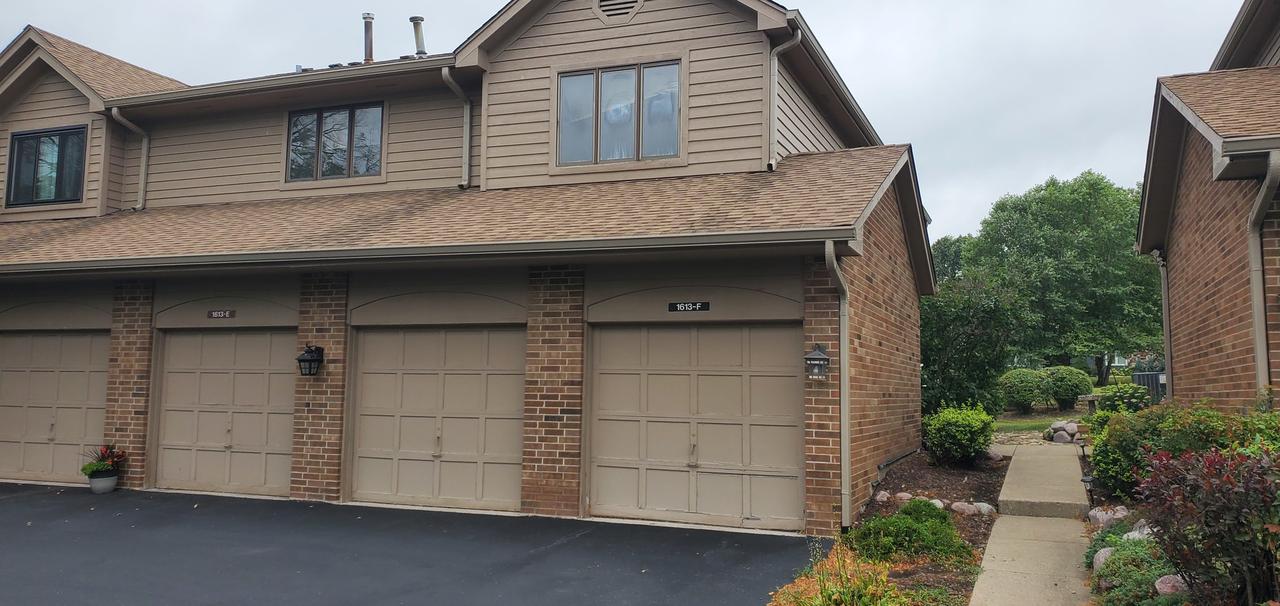 1613 Old Oak Pl. #F, Darien, IL 60561