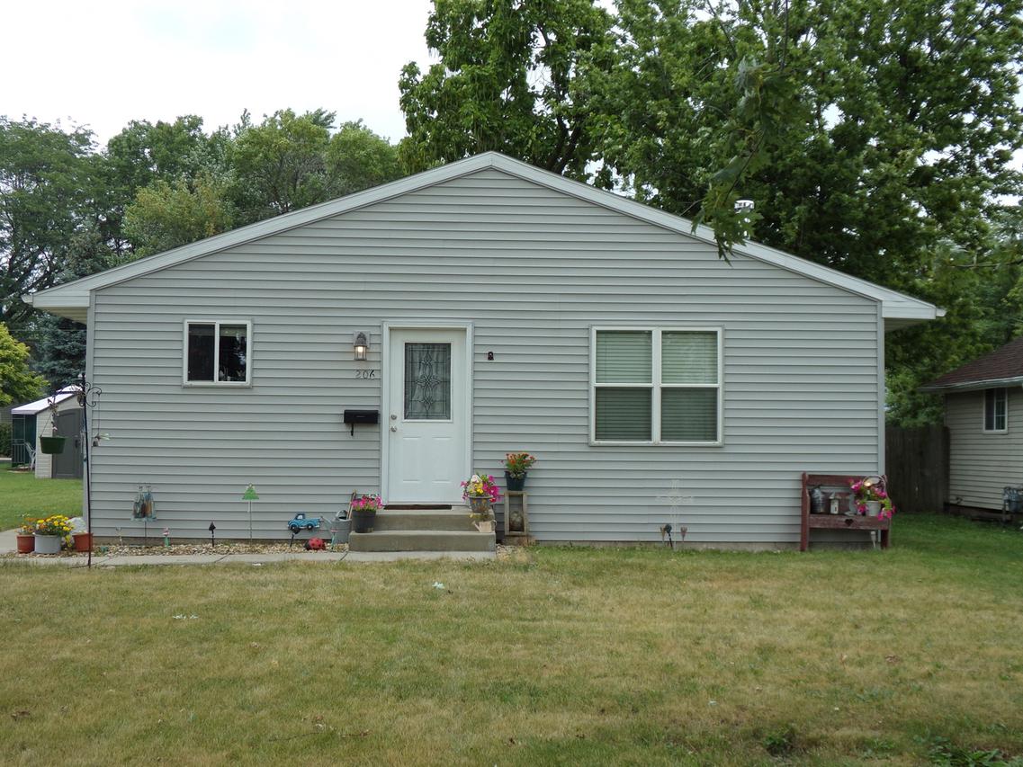 206 E Seminole St., Dwight, IL 60420