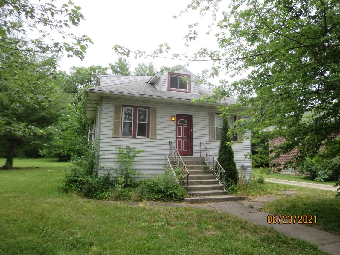 1655 Maple Rd., Homewood, IL 60430