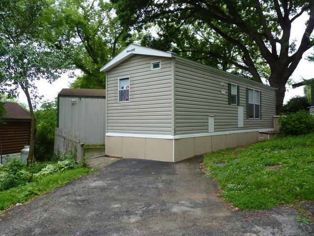 62 Beacon Bay Rd., Lakemoor, IL 60051