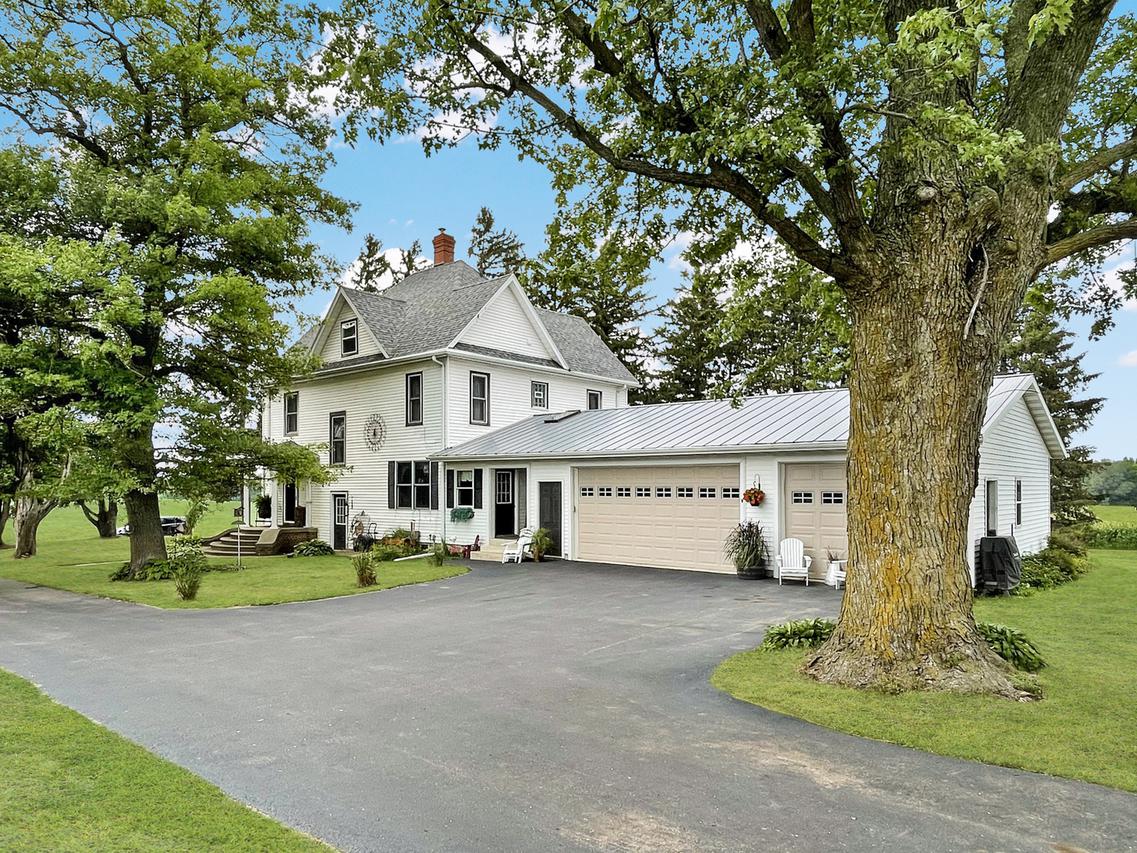 2905 S Baileyville Rd., Freeport, IL 61032