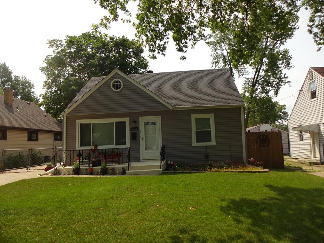 2220 Dresden Ave., Rockford, IL 61103
