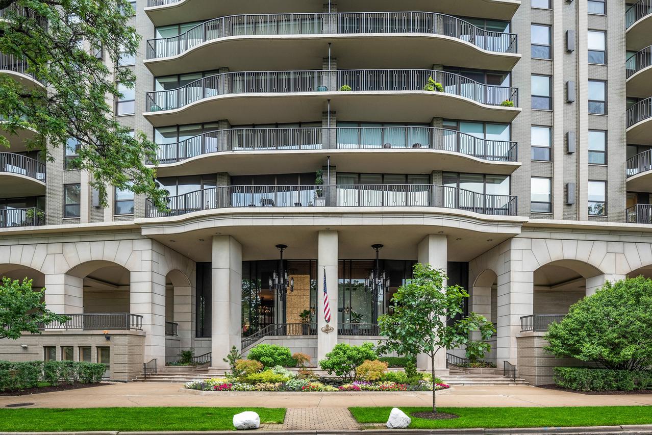 1040 N Lake Shore Dr. #34B, Chicago, IL 60611