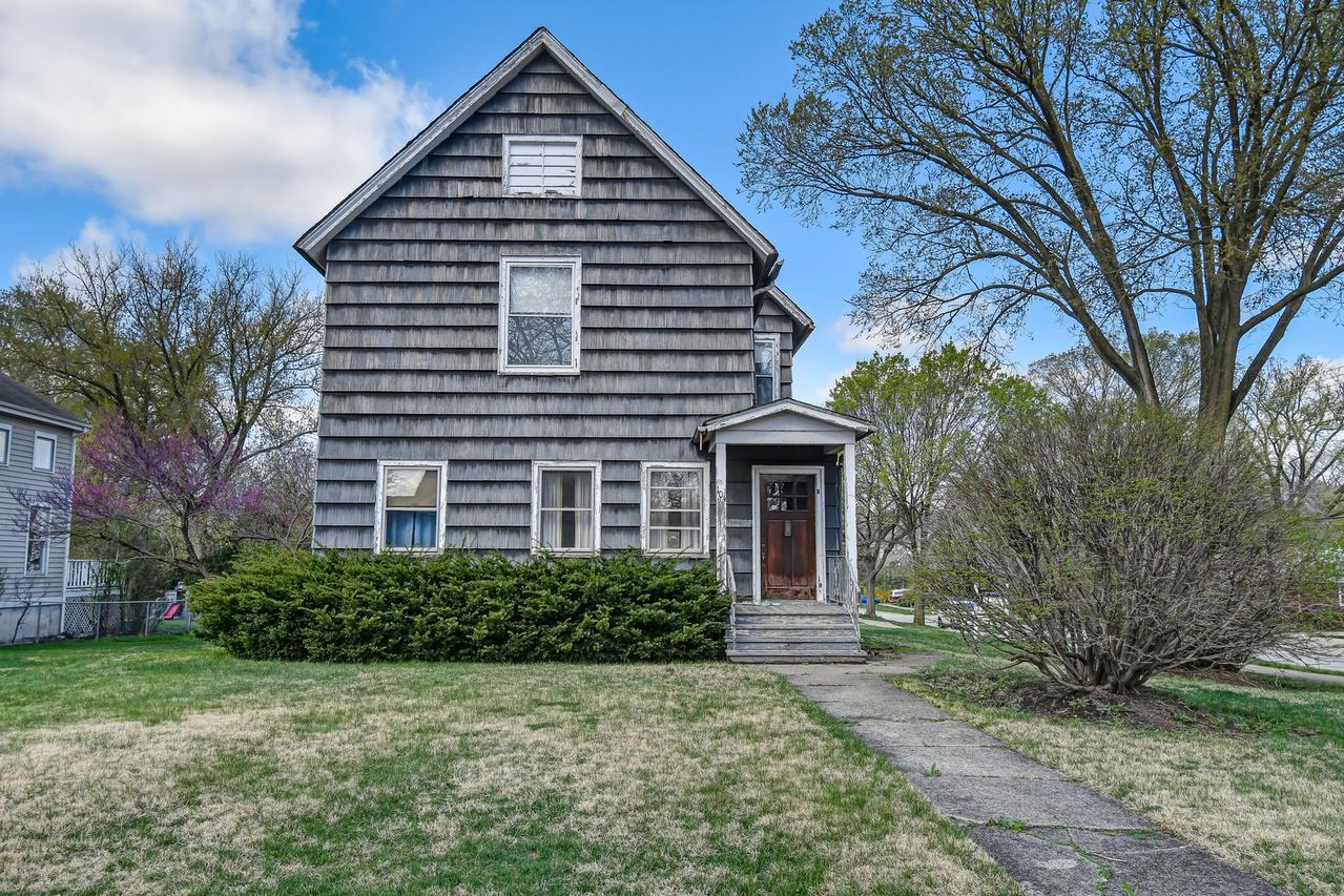 104 S Monroe St., Hinsdale, IL 60521