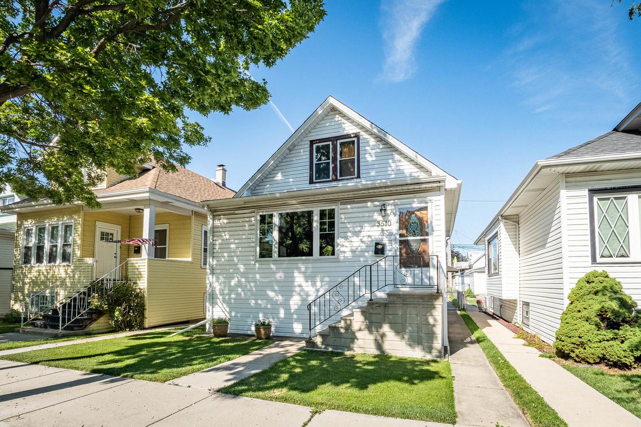 3510 N Narragansett Ave., Chicago, IL 60634