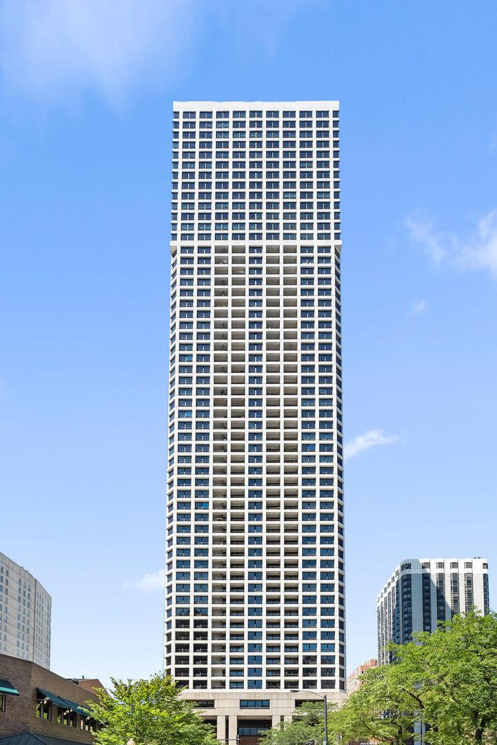 1030 N State St. #38J, Chicago, IL 60610