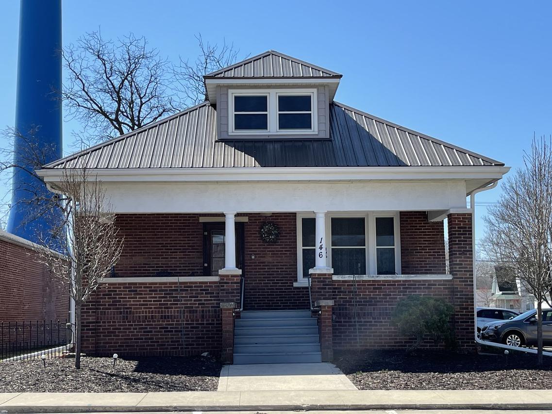 146 W State St., Paxton, IL 60957