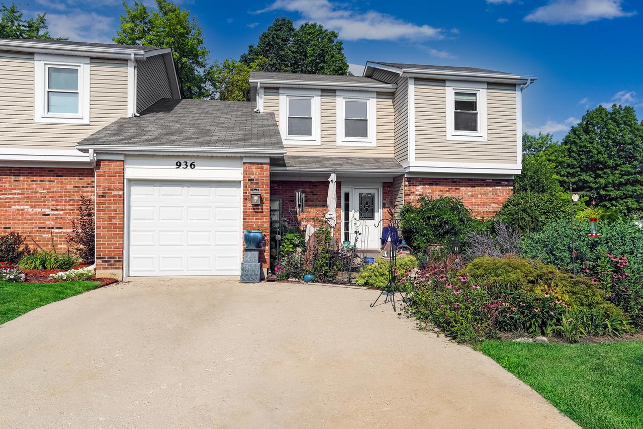 936 Daniels Ct., Schaumburg, IL 60194
