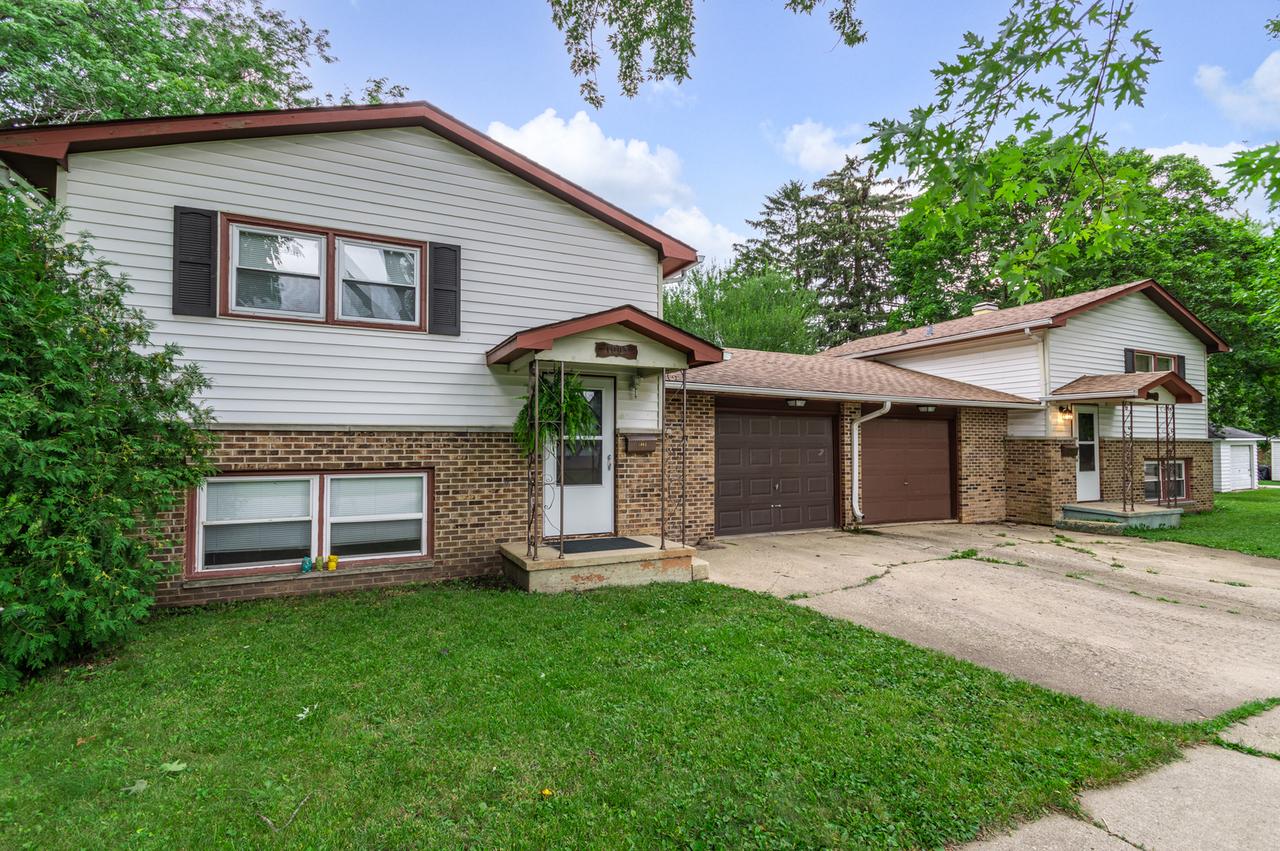 1003 Prospect St., Dekalb, IL 60115