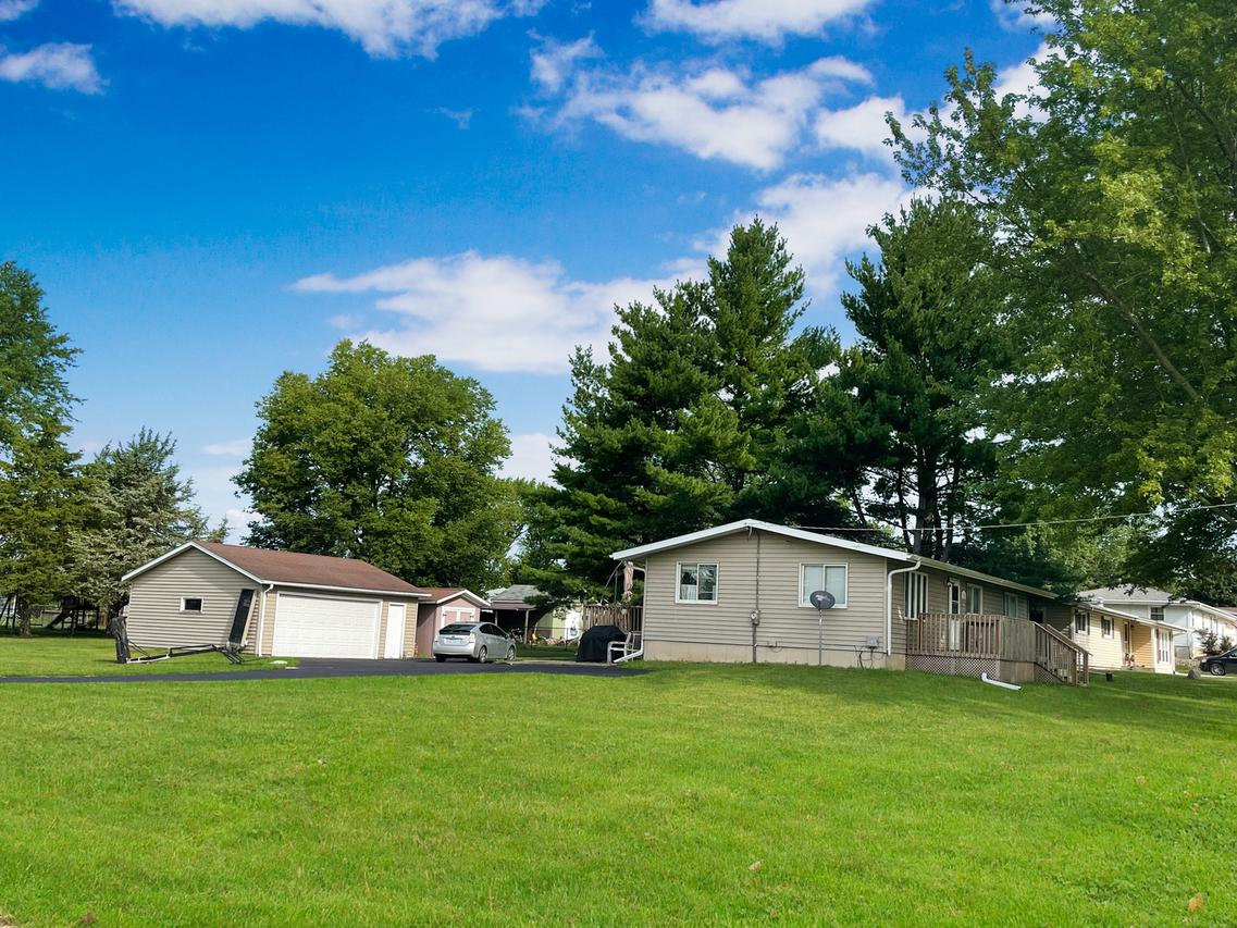 1348 Robert Dr., Freeport, IL 61032