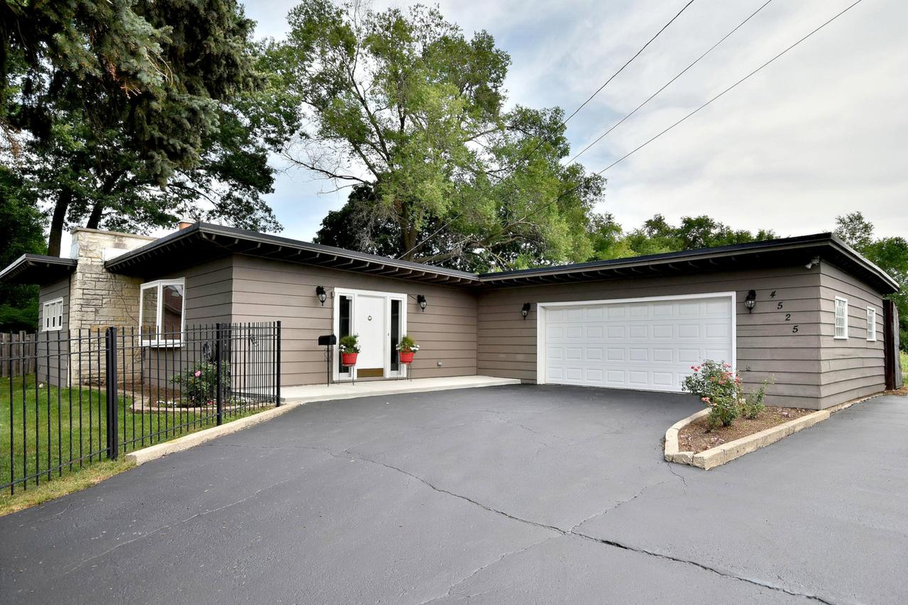 4525 N Delphia Ave., Chicago, IL 60656
