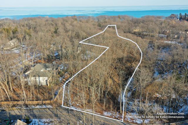 201 Moffett Rd., Lake Bluff, IL 60044