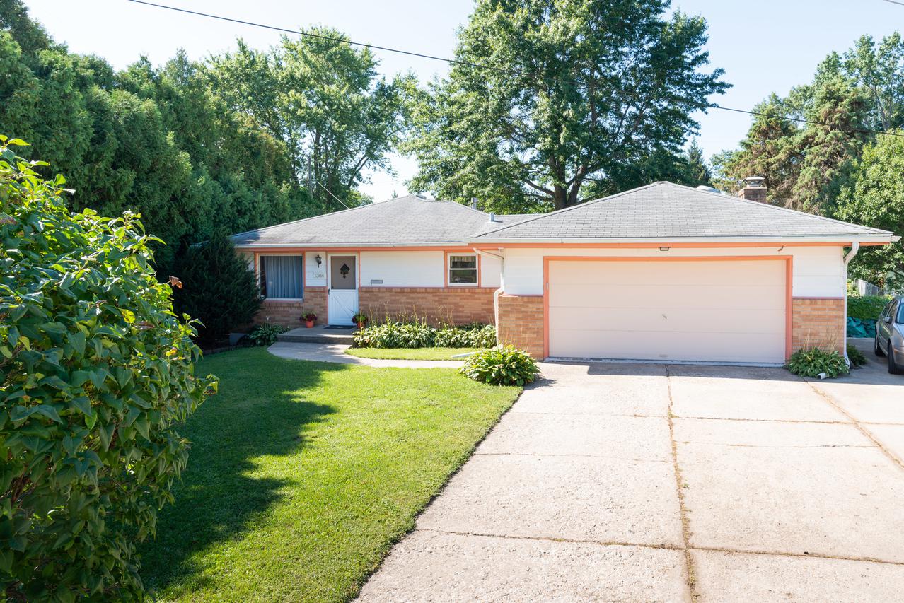 1306 Wellesley Rd., Rockford, IL 61103