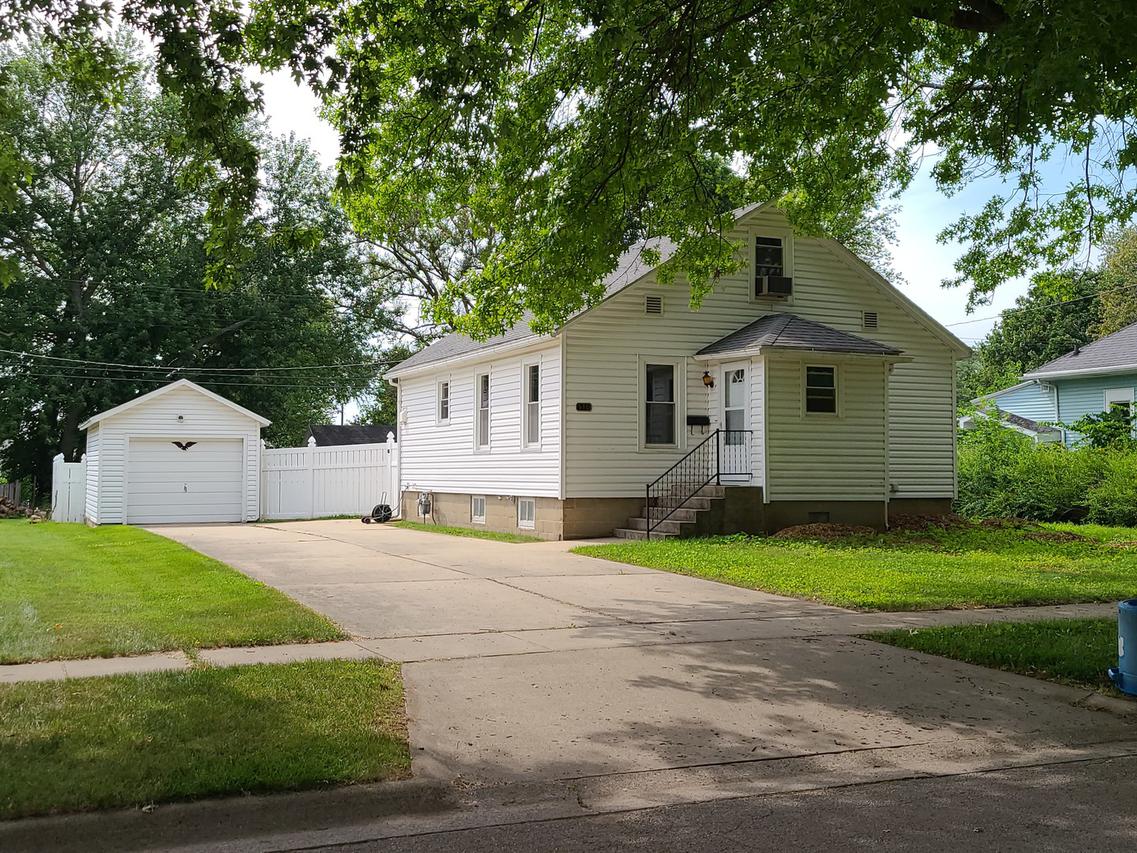 510 N 12th St., Rochelle, IL 61068