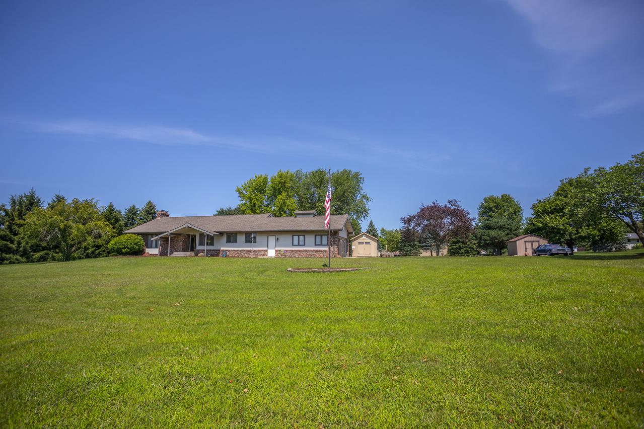 6294 Elevator Rd., Roscoe, IL 61073