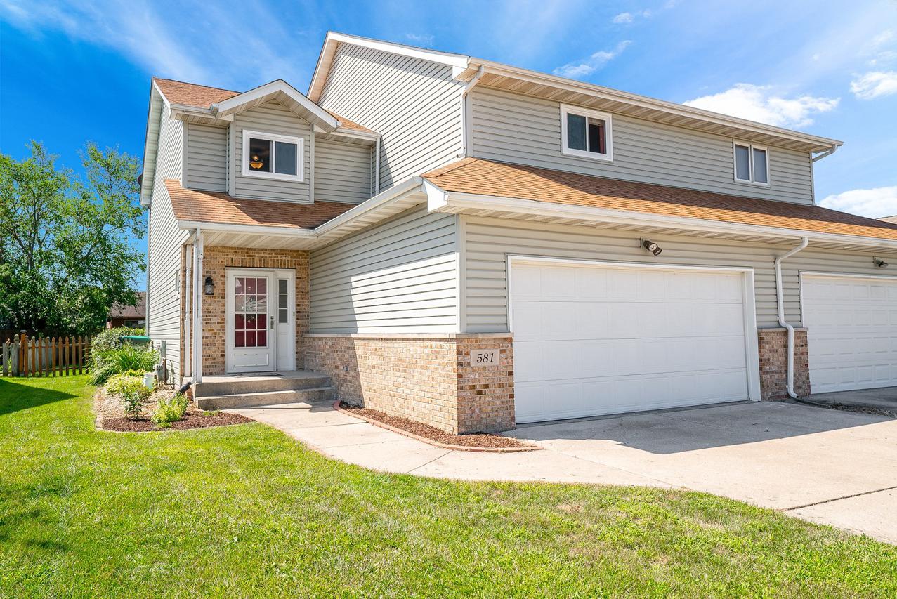 581 W Oak St., Coal City, IL 60416