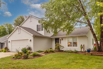 3711 Geneva Pl., Mchenry, IL 60050