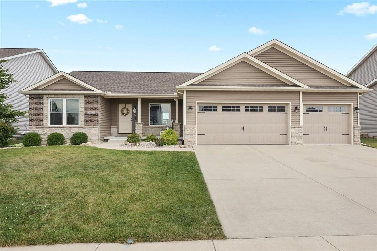 1422 Fieldstone Dr., Savoy, IL 61874
