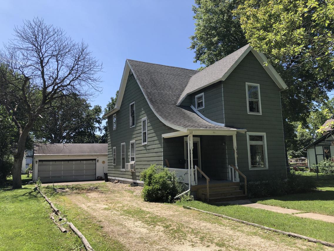 240 W Orleans St., Paxton, IL 60957