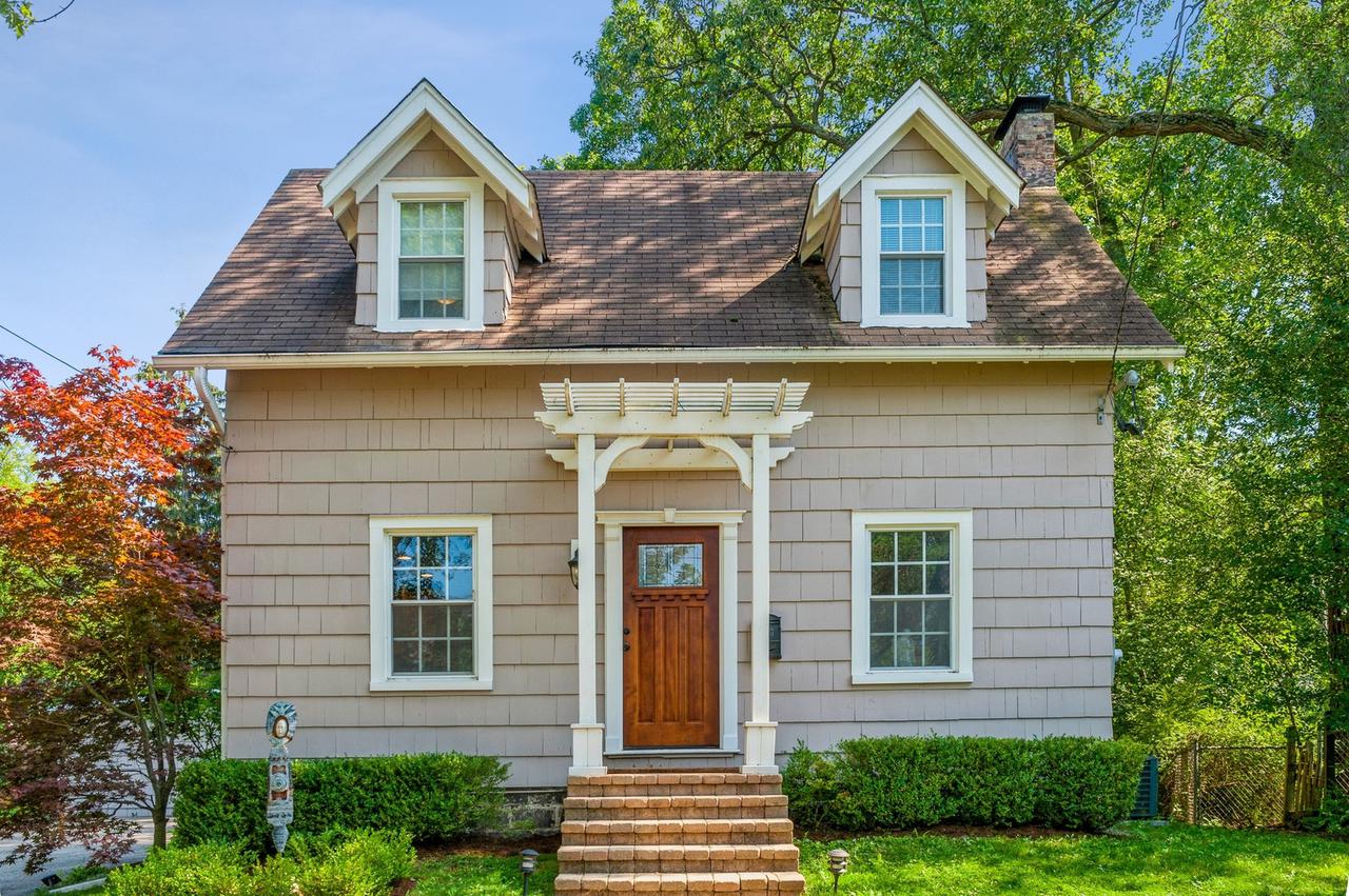 574 Gray Ave., Highland Park, IL 60035