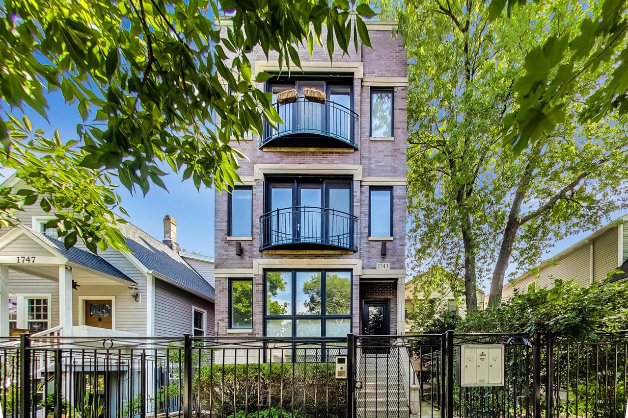 1743 N Washtenaw Ave. #2, Chicago, IL 60647