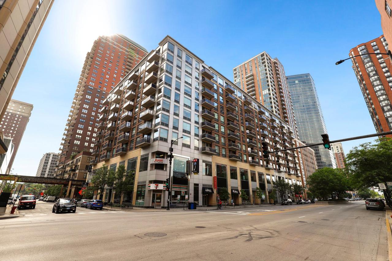 1 E 8th St. #410, Chicago, IL 60605