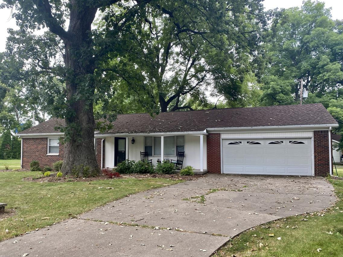 708 W Woodland Dr., St. Joseph, IL 61873