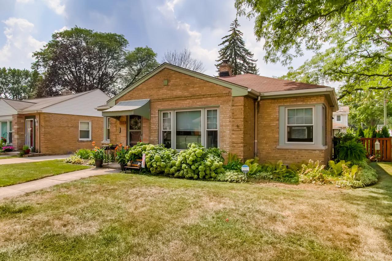 1444 Kemman Ave., La Grange Park, IL 60526