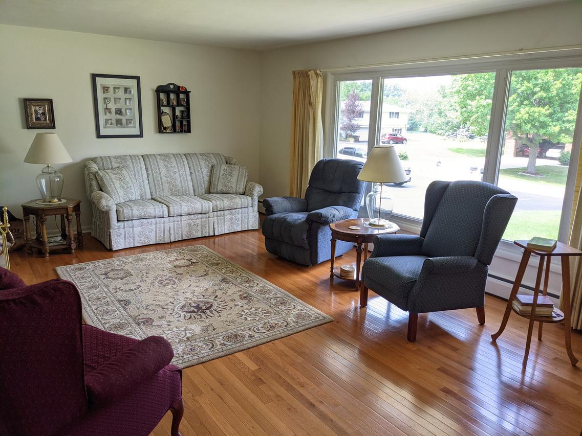 1145 Oakhill Dr., Freeport, IL 61032