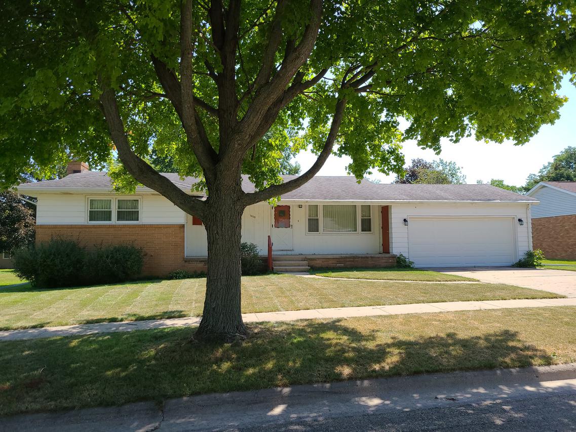 1409 Crest Ln., Rochelle, IL 61068