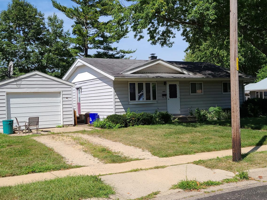 912 N 15th St., Rochelle, IL 61068