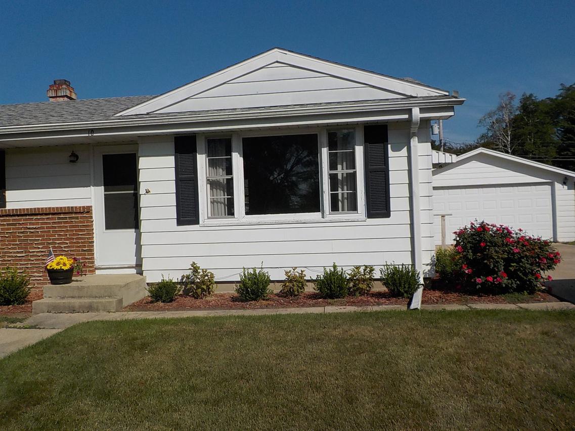 104 Janet Ave., Rochelle, IL 61068