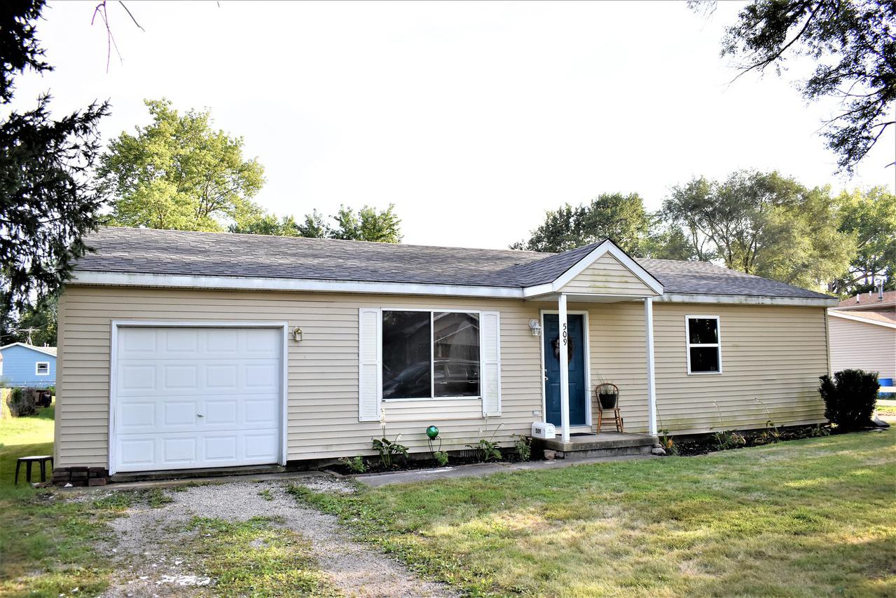 509 North St., Villa Grove, IL 61956