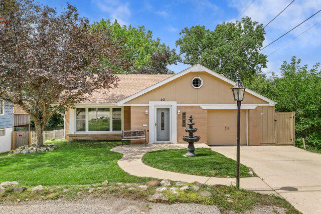 23 Hilly Ln., Lake In The Hills, IL 60156