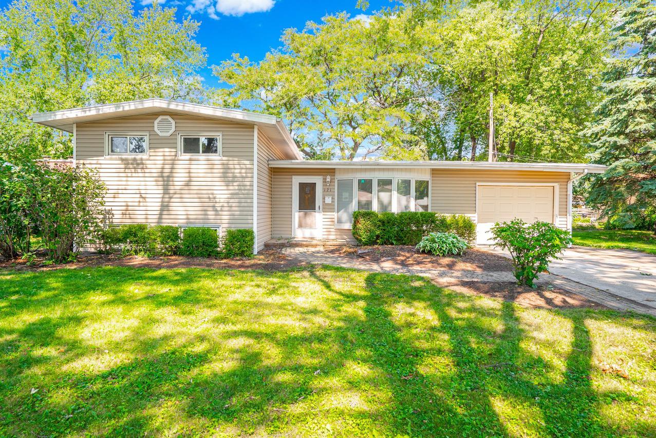 121 Wendell Pl., Dekalb, IL 60115