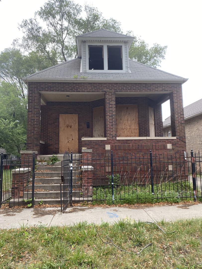 8533 S Saginaw Ave., Chicago, IL 60617